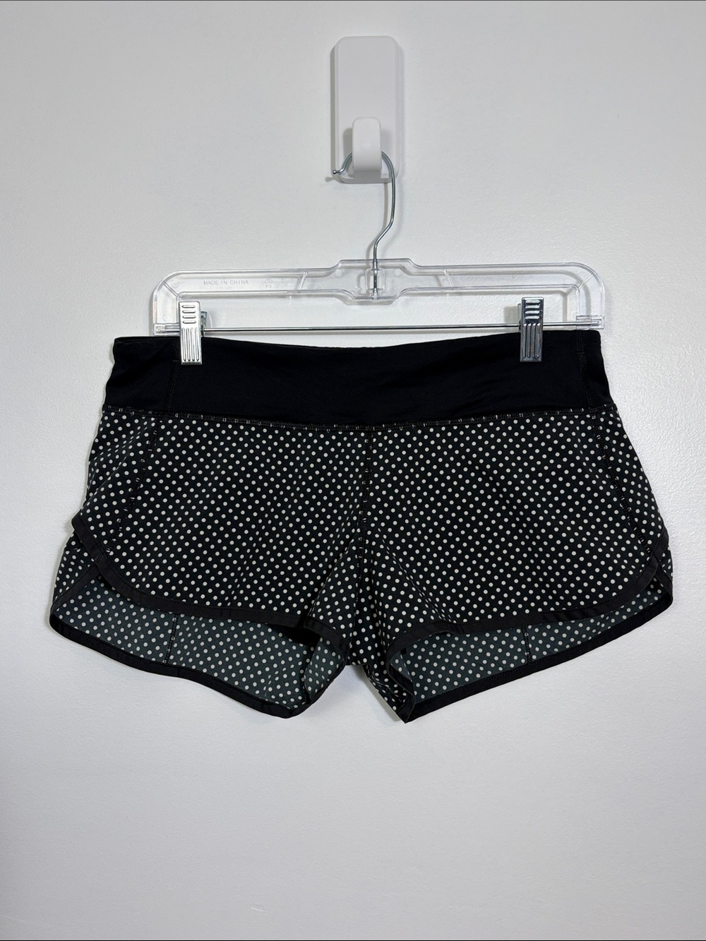 Lululemon Speed Up Shorts Women’s Size 6 Black & White Polka Dot Lined Pocket